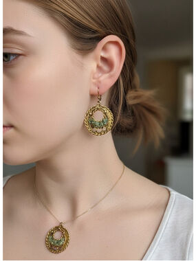 Vtg Gold Tone Locket Necklace Green Stone Chip Oval Pendant,bracelet, Earing